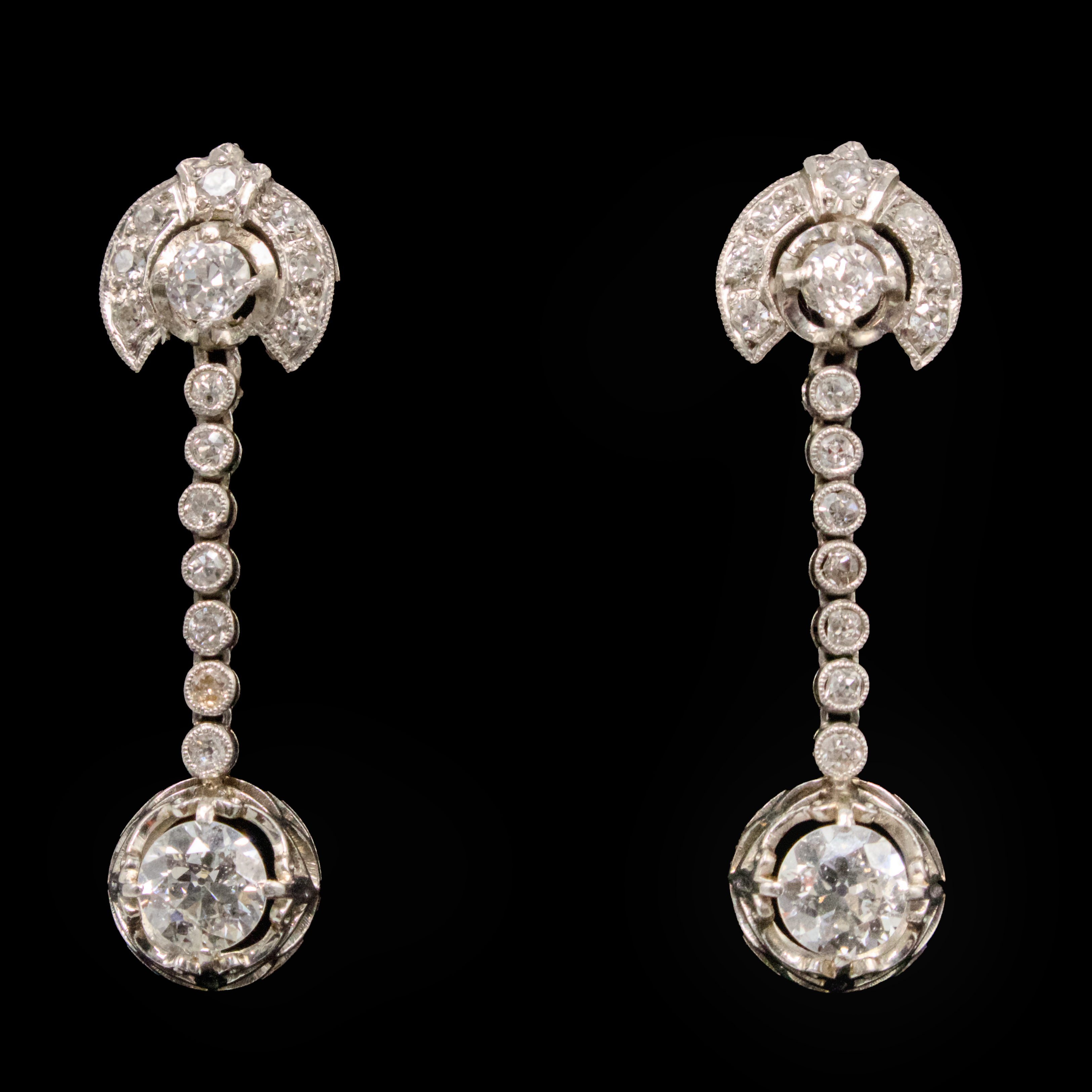 18kt white gold diamond drop earrings