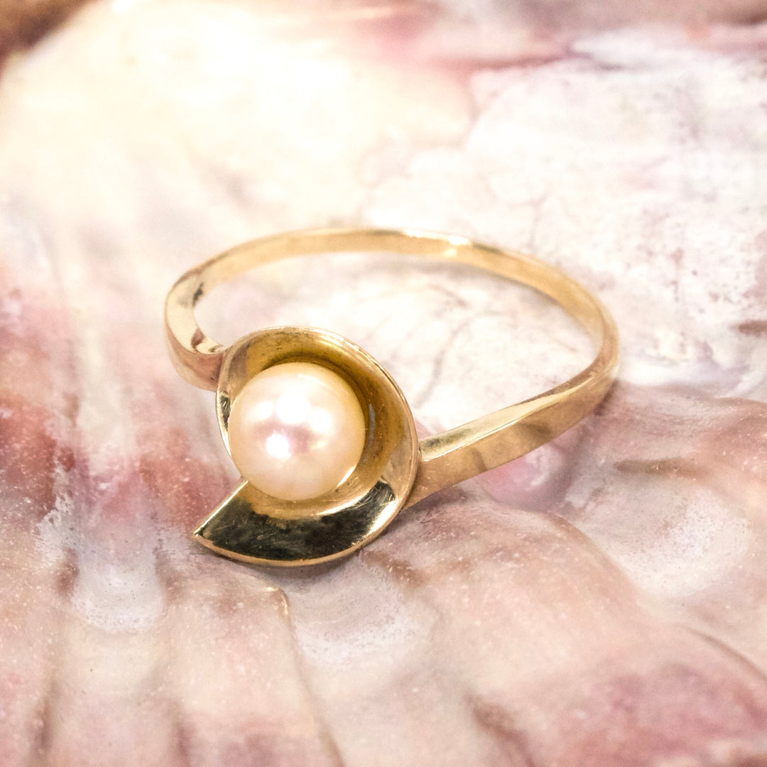 Vintage Midcentury Esemco Gold Asymmetric Pearl Swoop Ring