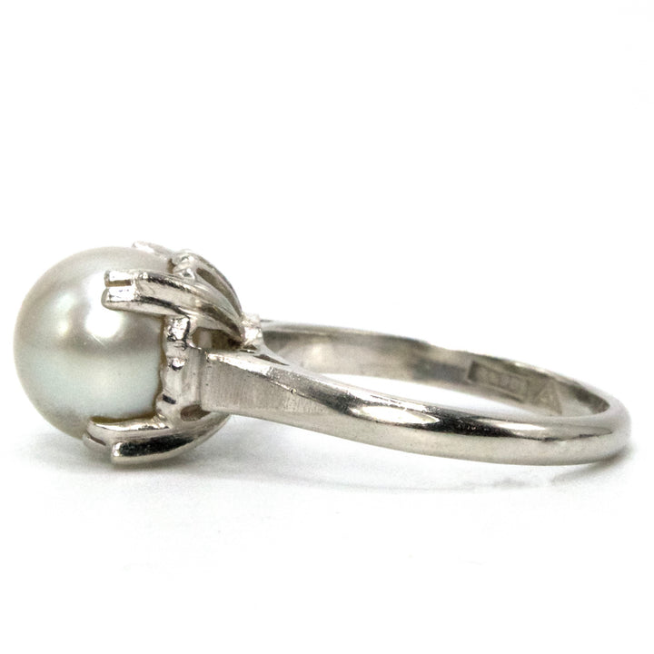 9mm Gray-White Akoya Pearl Platinum Ring