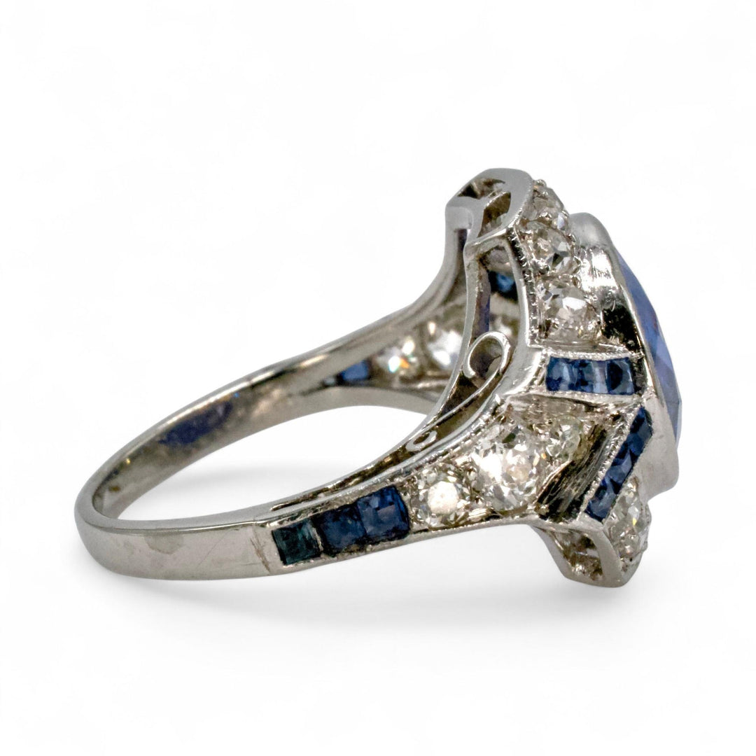 Art Deco Platinum Ring with 4.80 ct Unheated Ceylon Blue Sapphire