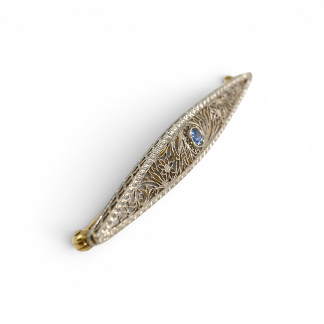 Late Edwardian Sapphire Bar Pin in 14K Two-Tone Gold