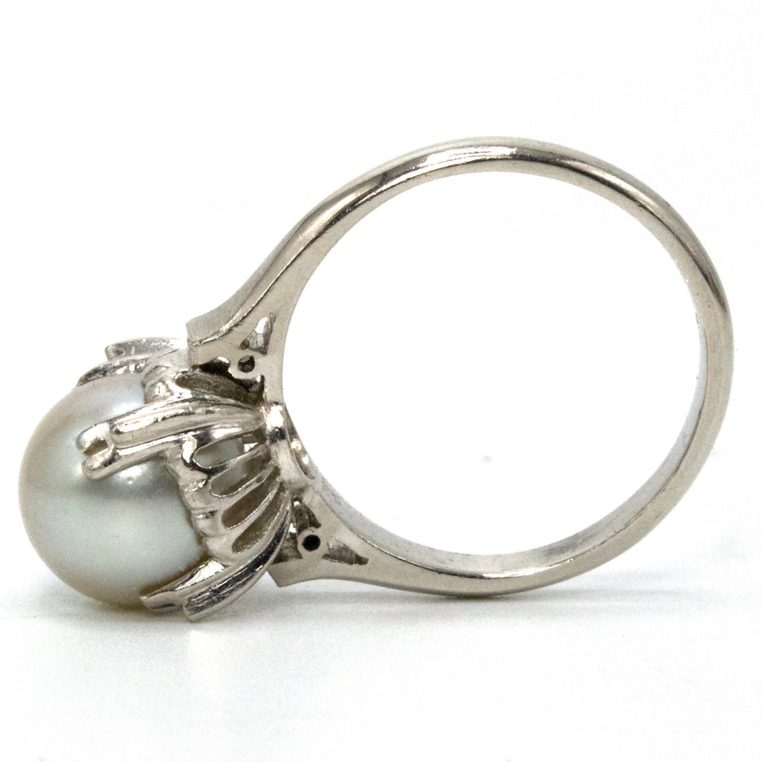 9mm Gray-White Akoya Pearl Platinum Ring