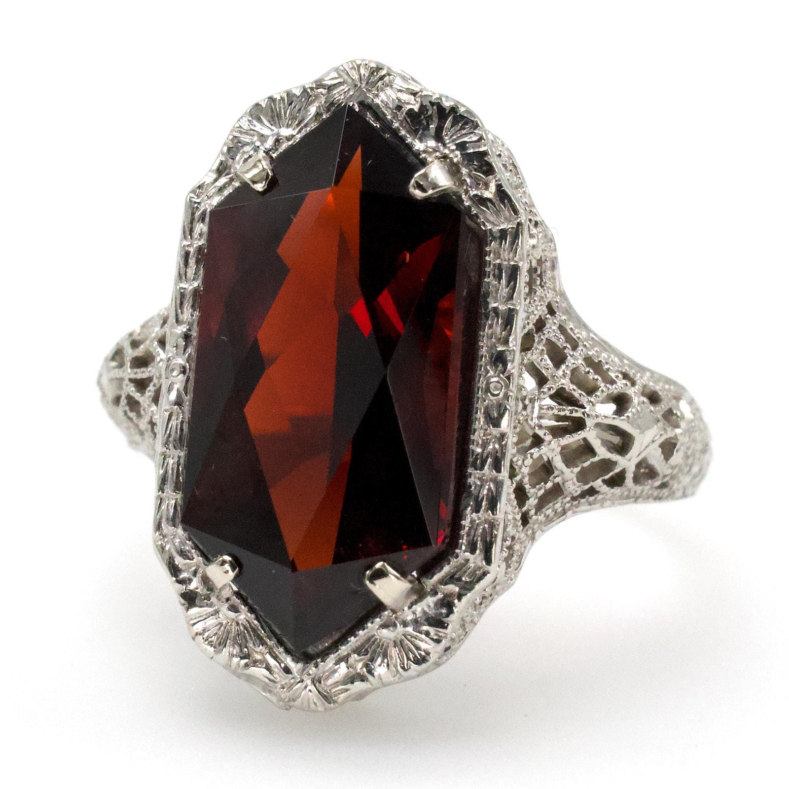 Art Deco 5.28 Carat Lozenge Cut Almandine Garnet Filigree Ring