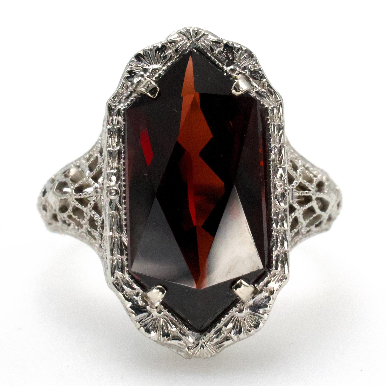 Art Deco 5.28 Carat Lozenge Cut Almandine Garnet Filigree Ring