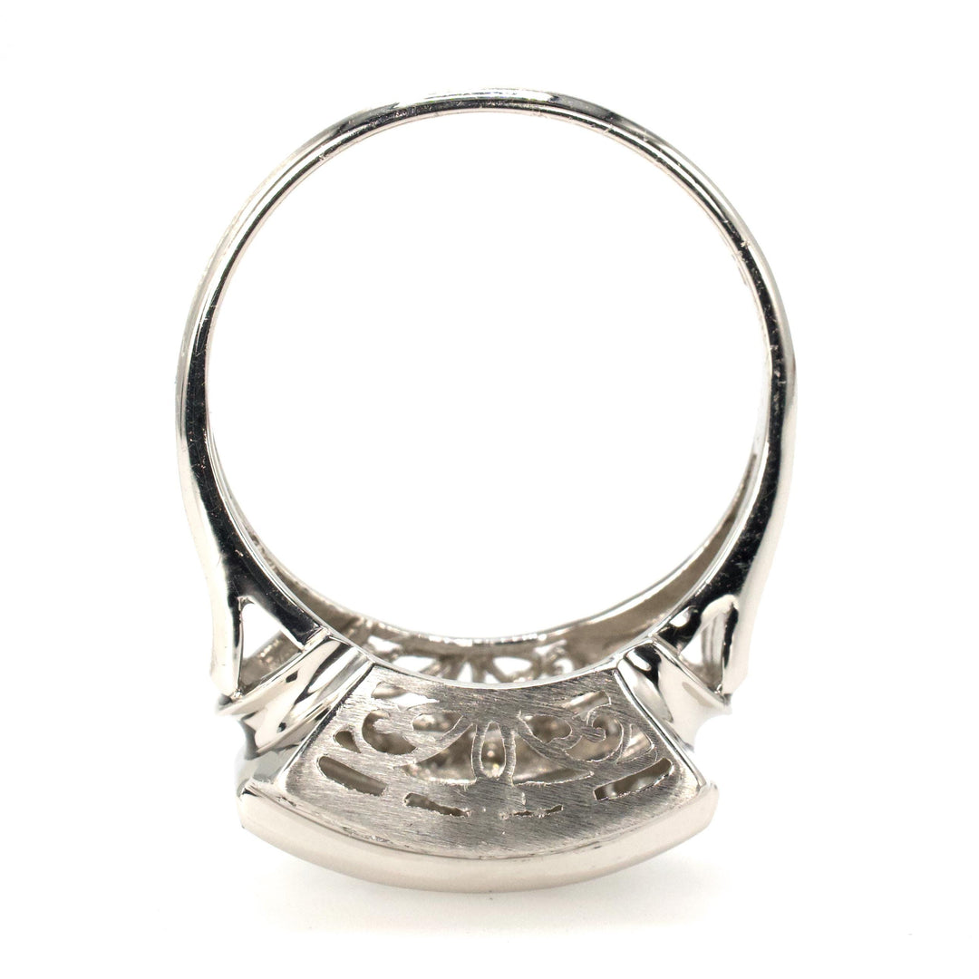 Midcentury 1.05 Carat Baguette and Round Cut Diamond Ring in Platinum