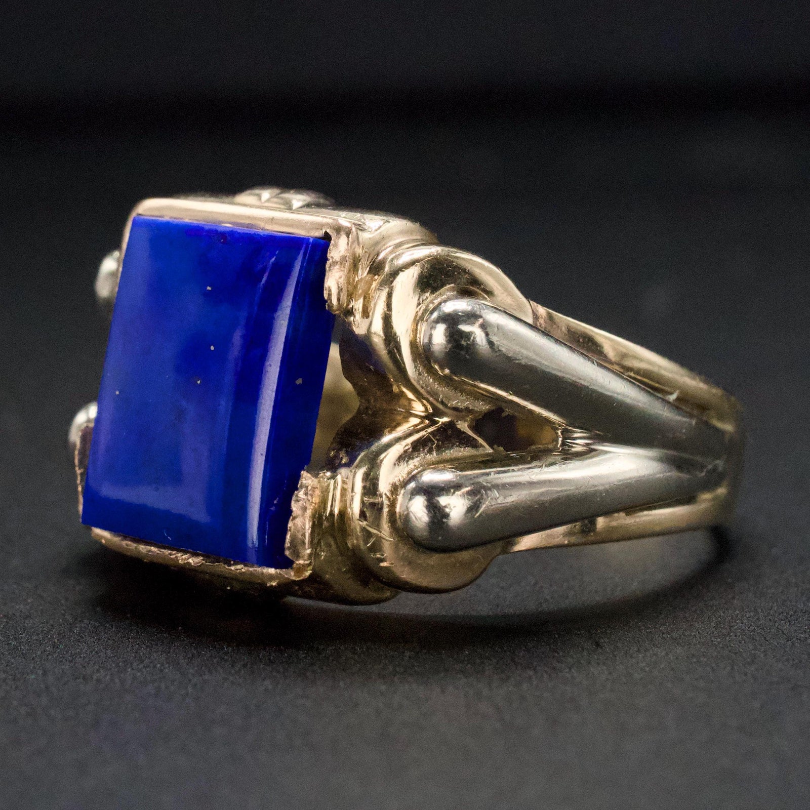 Vintage 1930s Two Tone Gold Gents Ring with Tablet Cut Lapis Lazuli