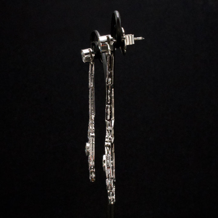 Pristine Art Deco Drop Earrings with 4.00 Carats of Diamonds in Platinum