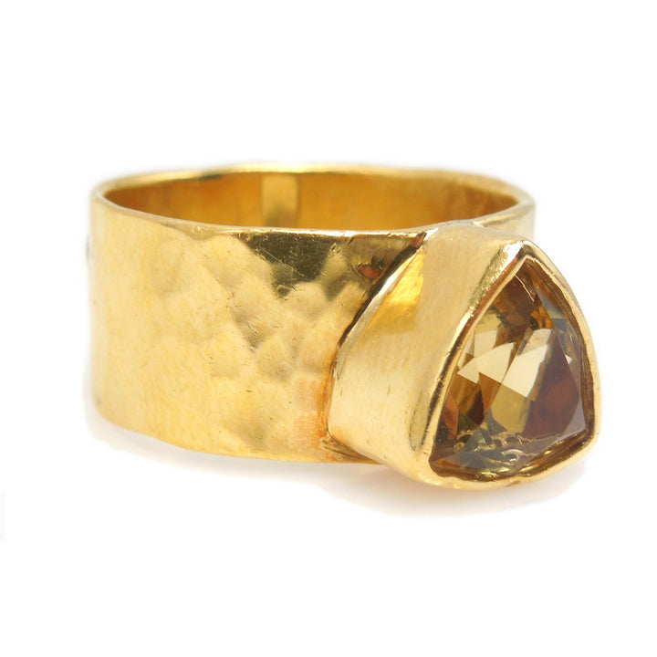 22K Yellow Gold Mounting with Trillion Cut Heliodor (Golden Beryl)