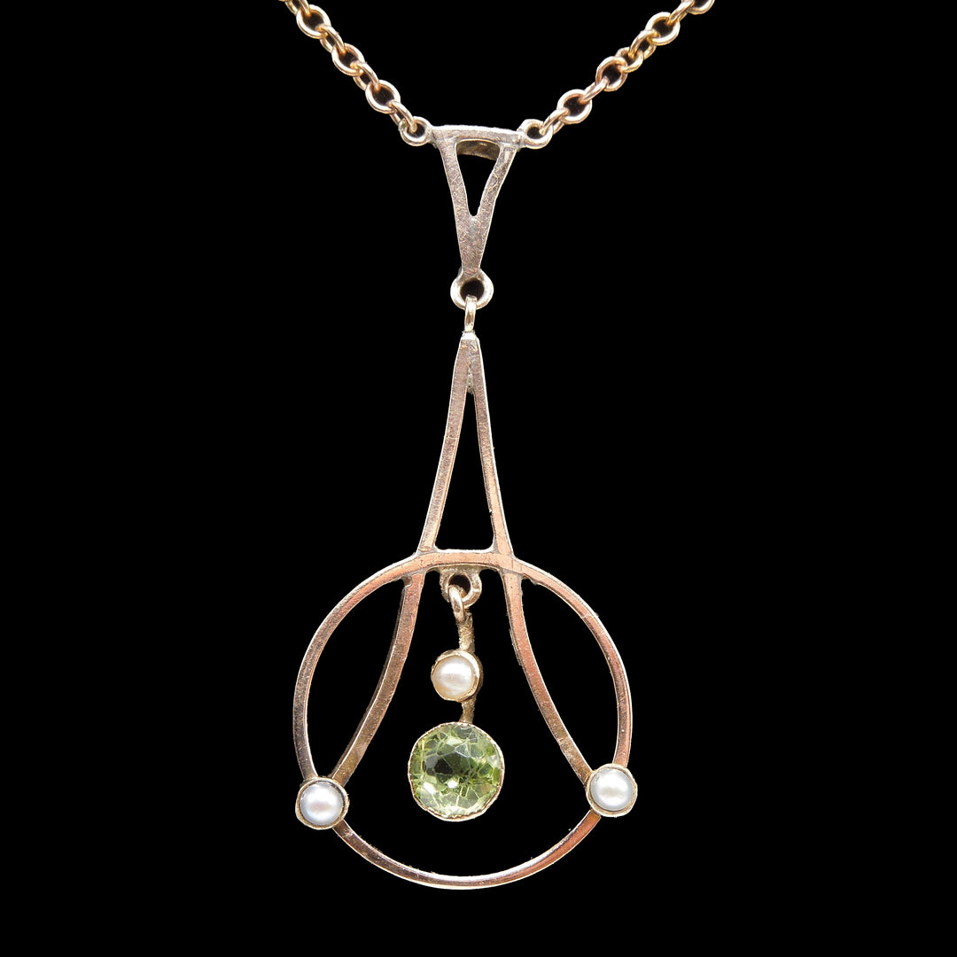 Antique Gold Art Nouveau Necklace with Peridot and Pearls