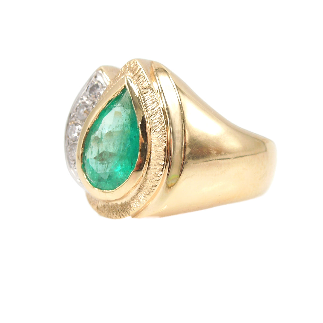 18K Yellow Gold 2.11ct Pear Shaped Emerald Ring with Accent Diamonds