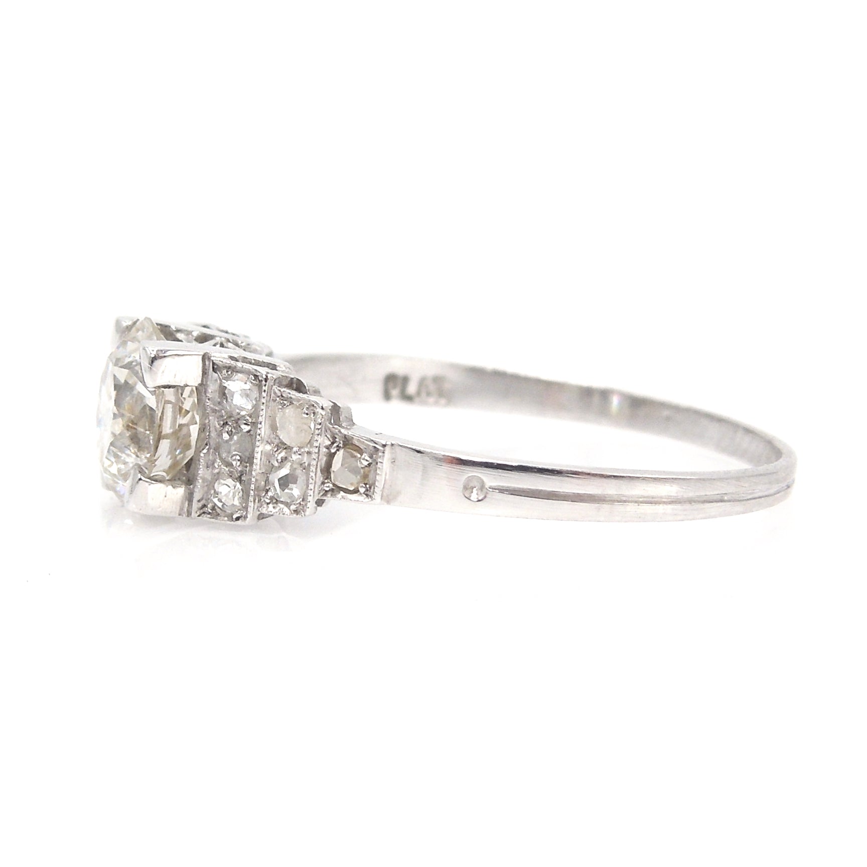 Antique Art Deco Stepped Design 1 Carat Diamond Ring in Platinum