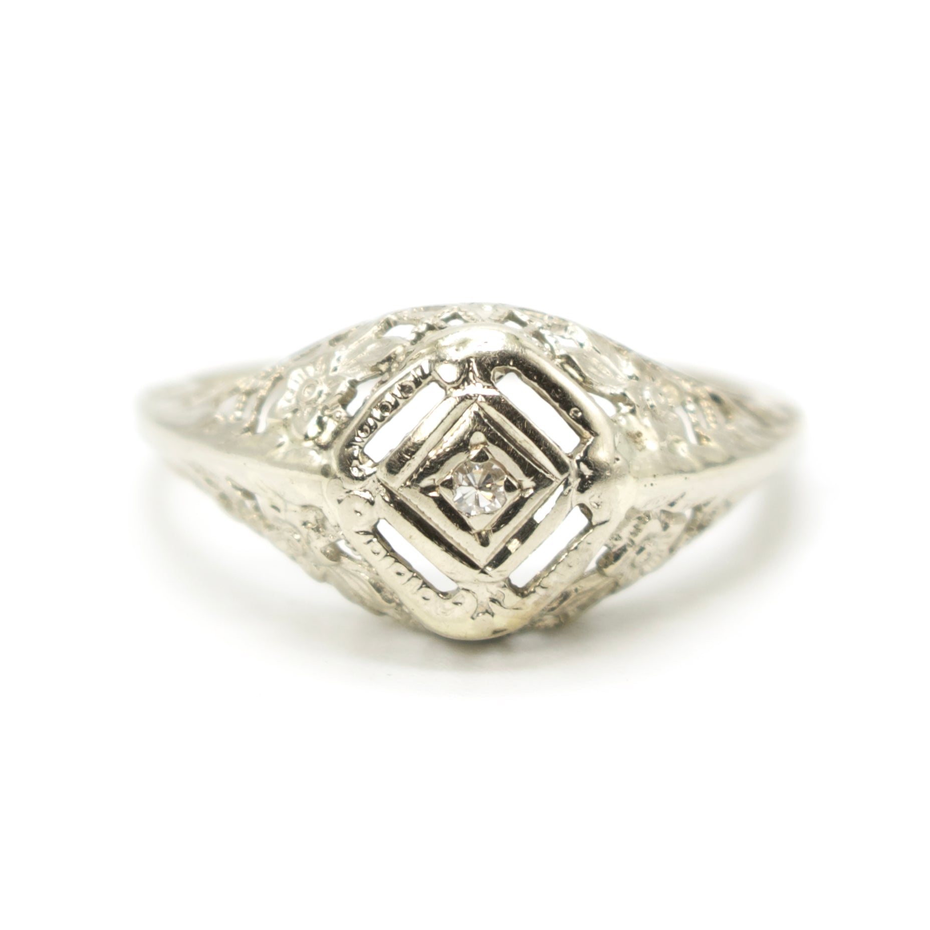Charming Art Deco Filigree and Diamond Ring in White Gold