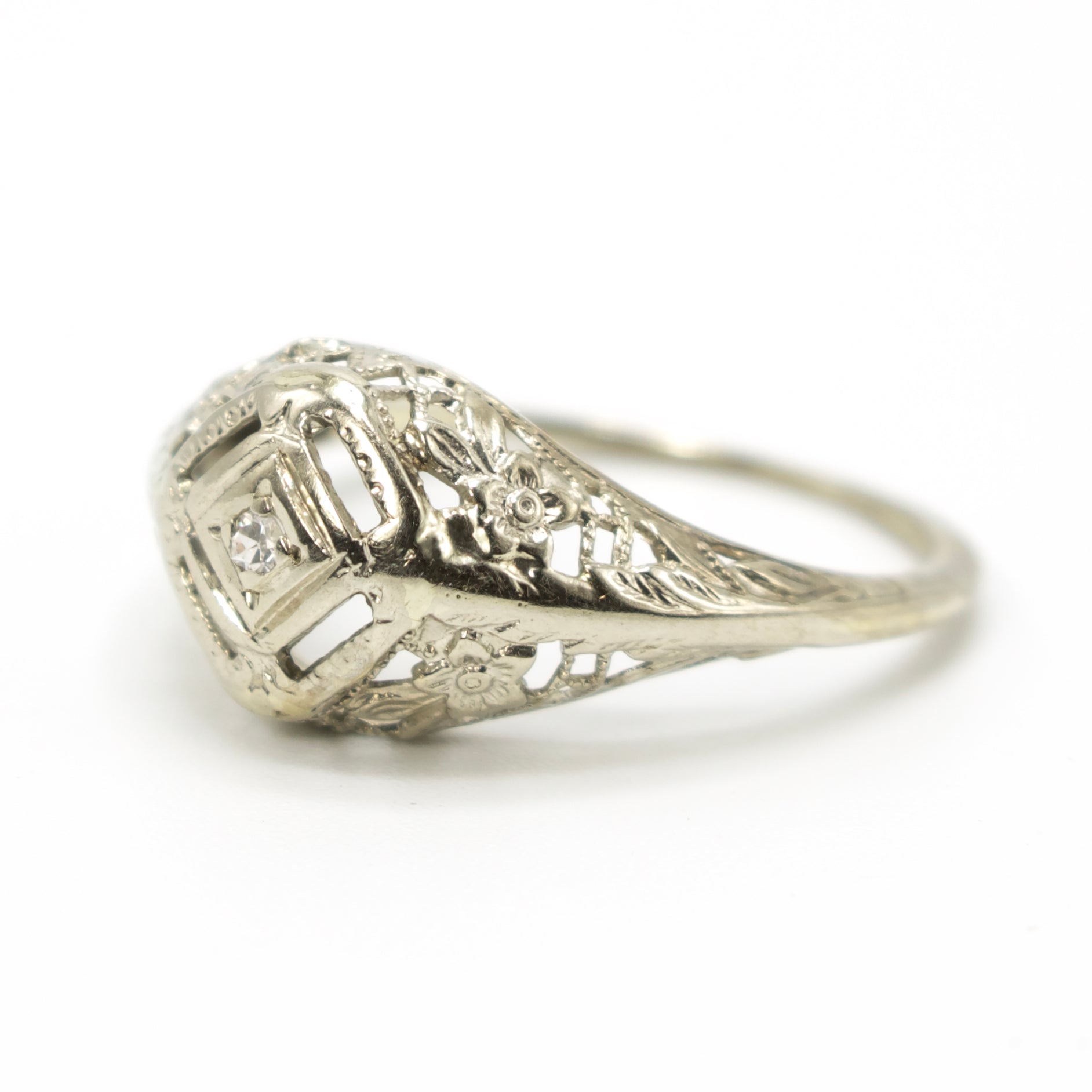 Charming Art Deco Filigree and Diamond Ring in White Gold