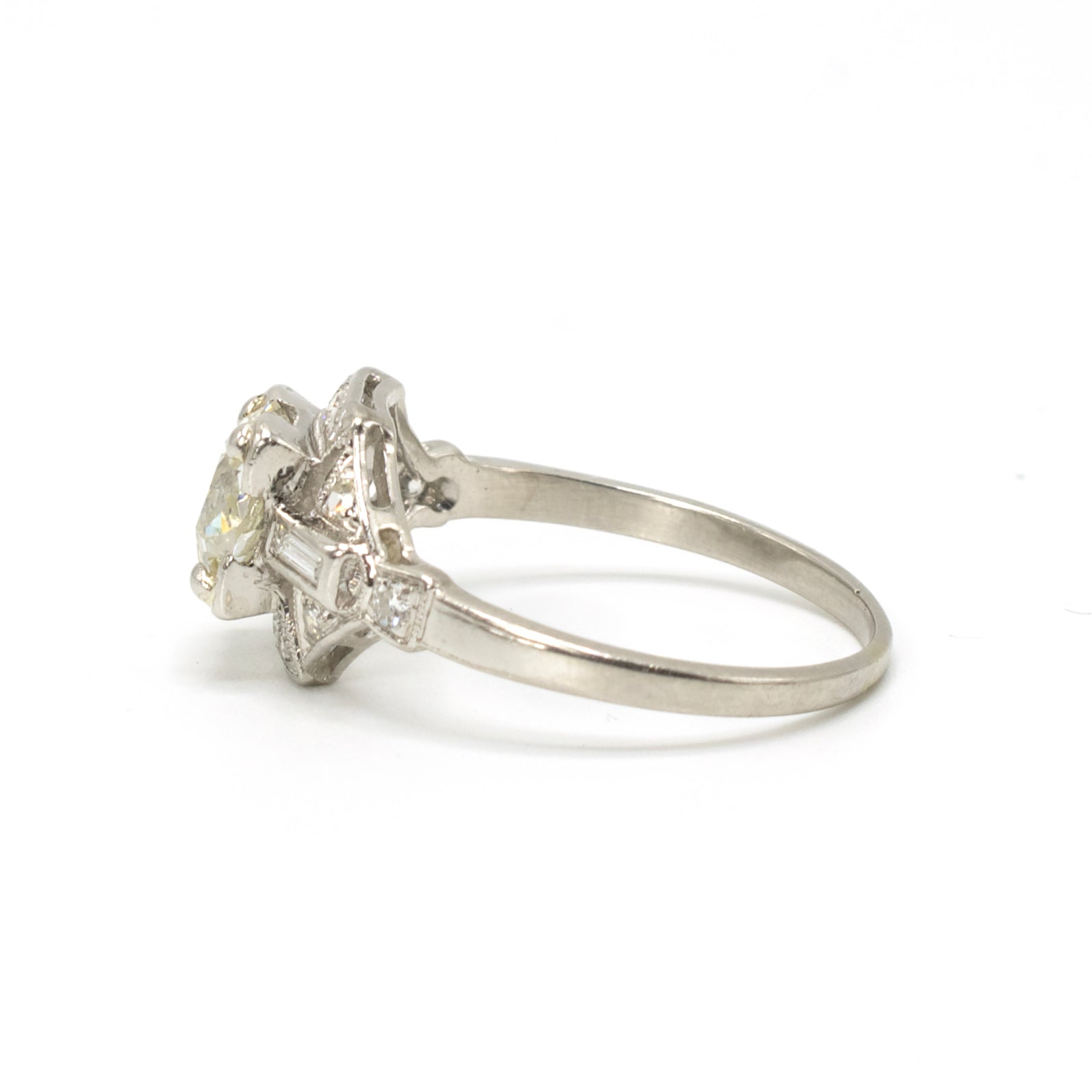Art Deco 1.75 ct Old Mine Cut Diamond and Platinum Ring