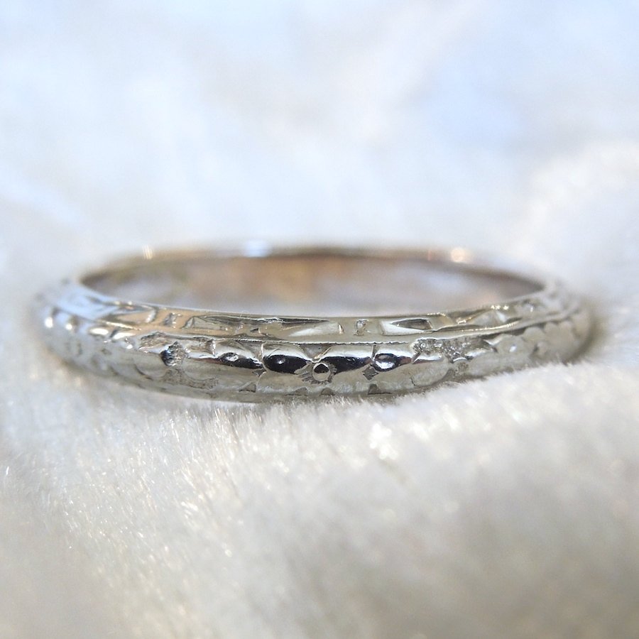 Vintage 18K White Gold Domed Wedding Band