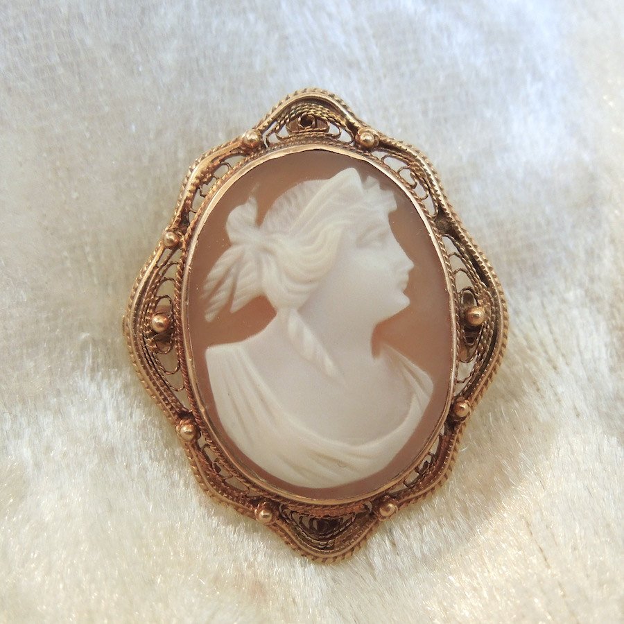 10K Yellow Gold Shell Cameo Pin/Pendant