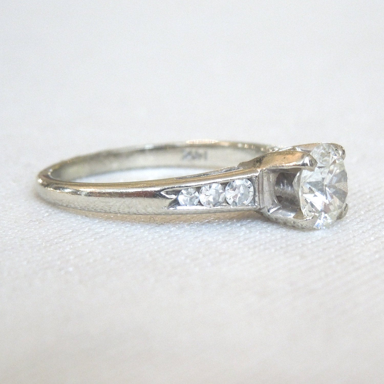 Elegant 0.65ct Diamond Solitaire in White Gold