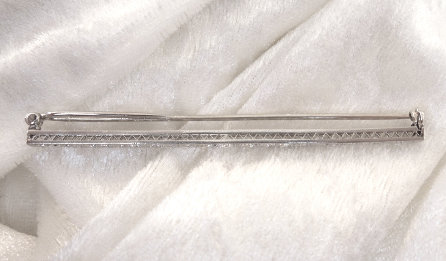 Edwardian White Gold and Diamond Bar Pin Brooch