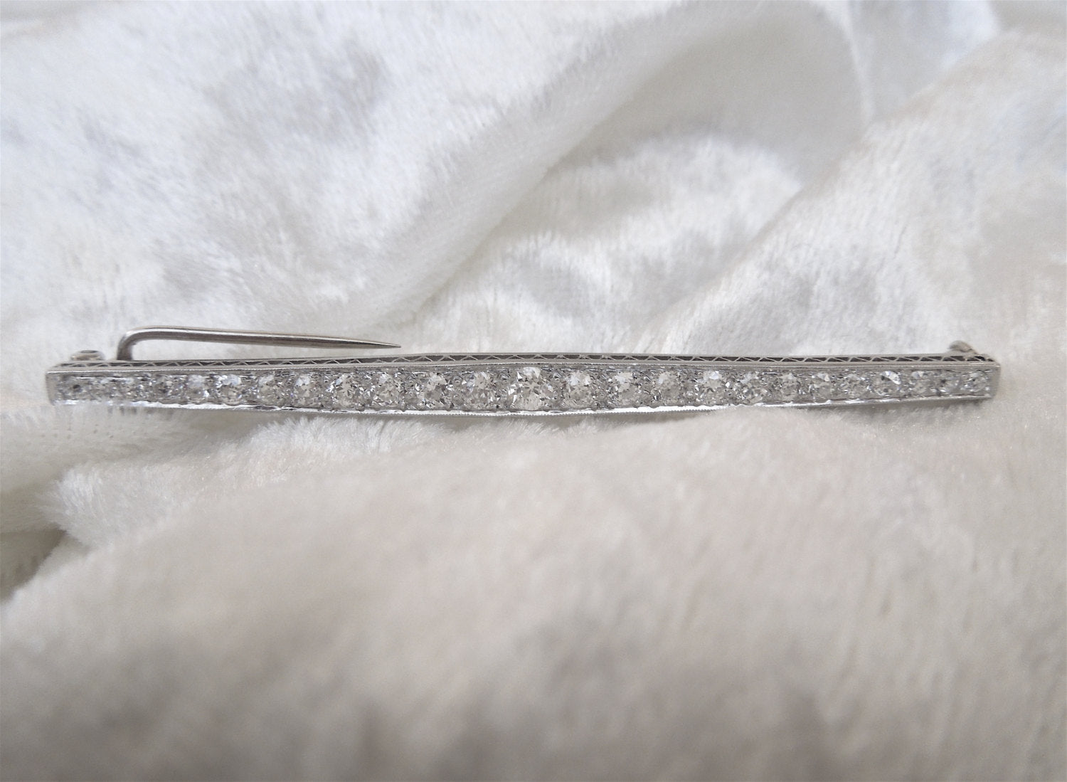 Edwardian White Gold and Diamond Bar Pin Brooch