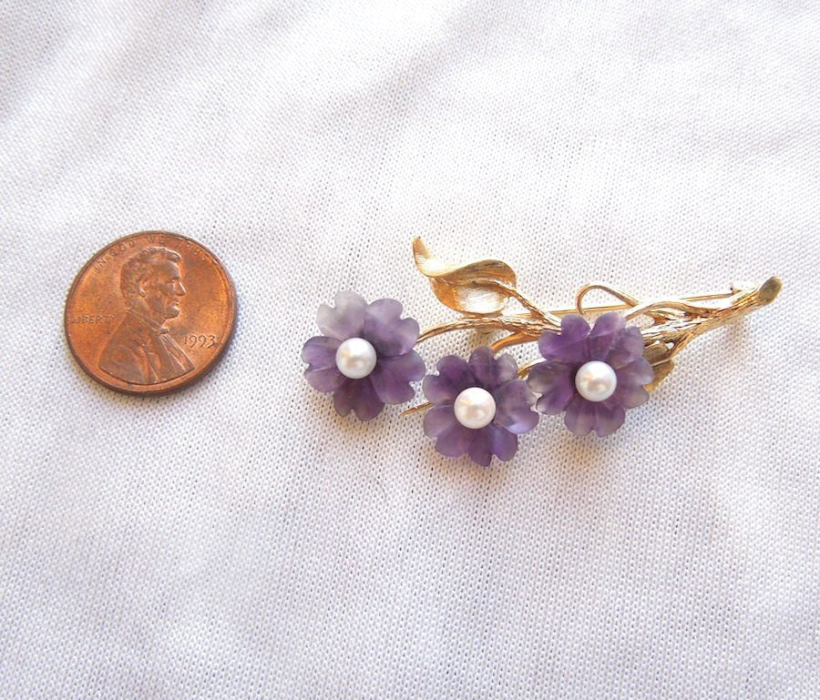 18K Yellow Gold, Amethyst, and Pearl Forget-Me-Not Flower Brooch