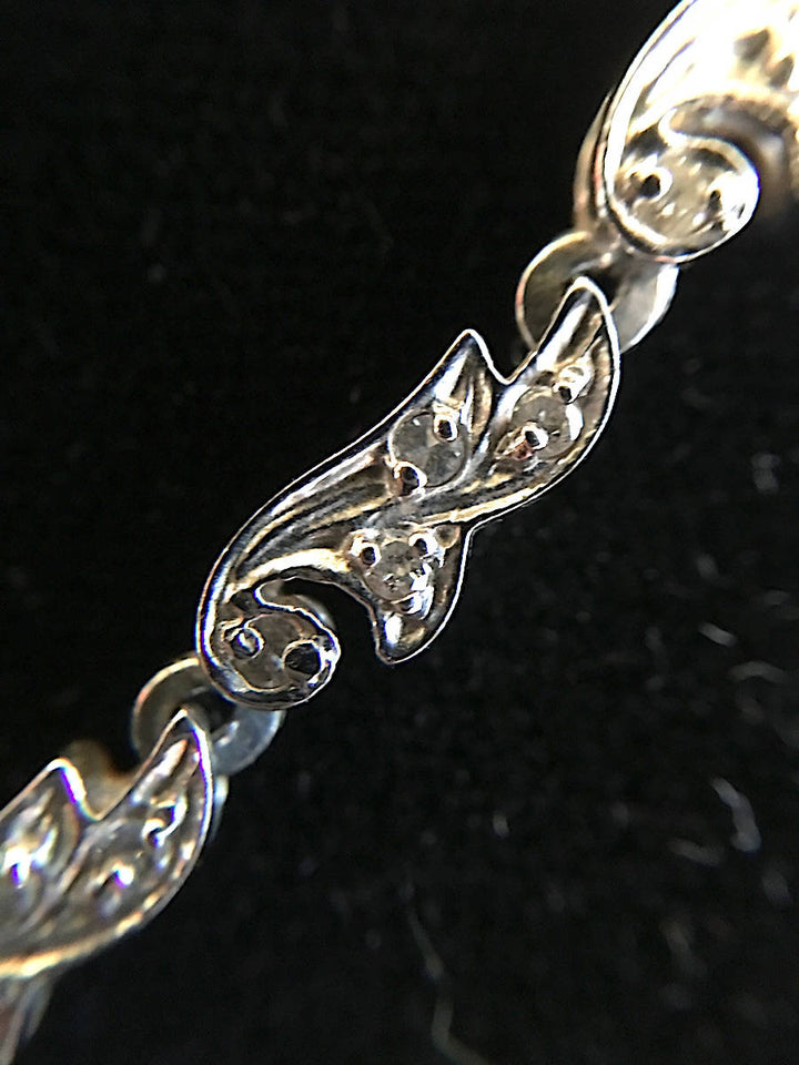 17" White Gold and Diamond Flower Motif Necklace