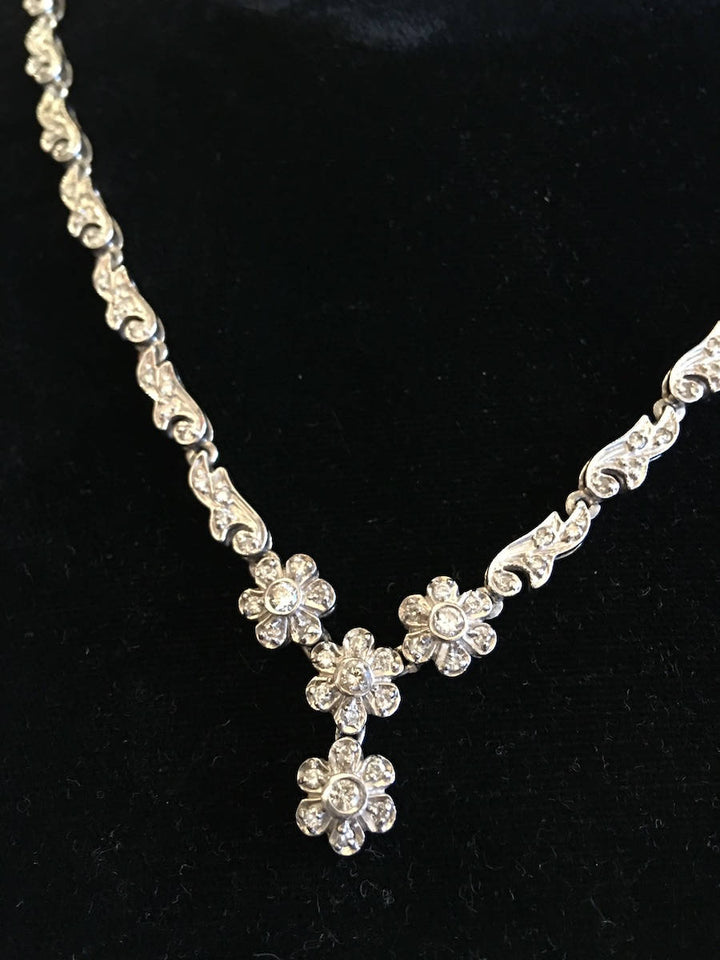 17" White Gold and Diamond Flower Motif Necklace