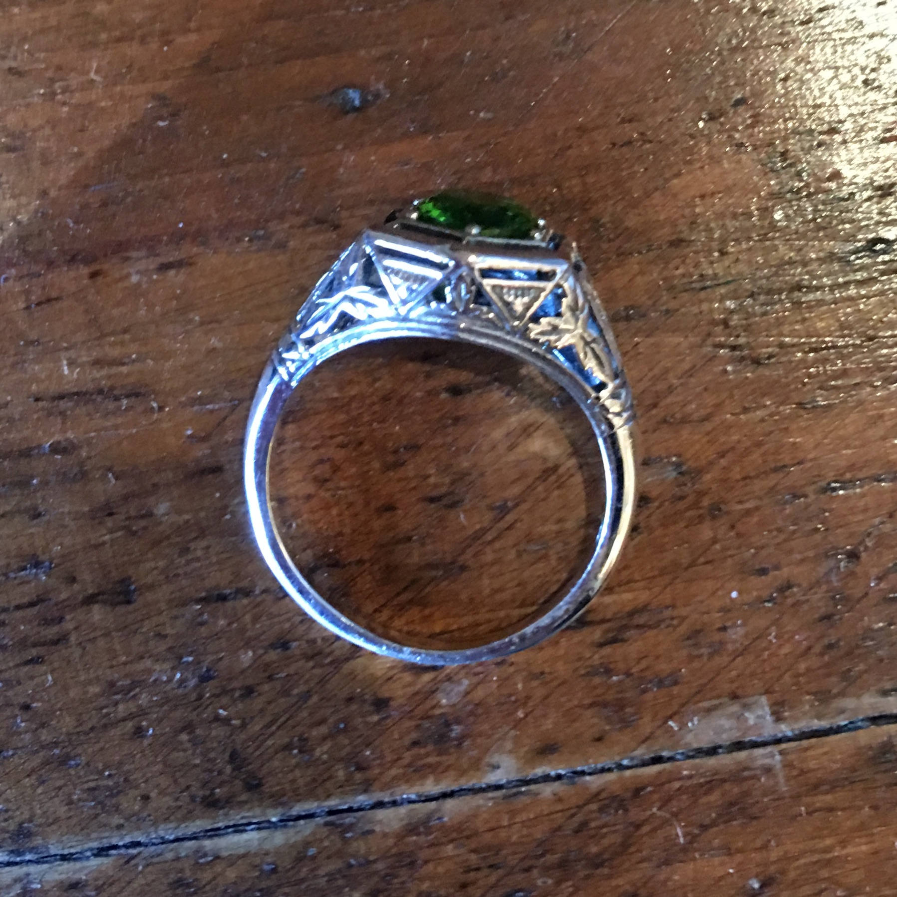 Art Deco Style Peridot Sterling Silver Filigree Mounting with Airline