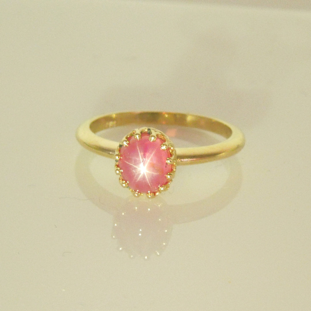 2.46ct Cabochon Pink-Red Star Sapphire in 14K Yellow Gold