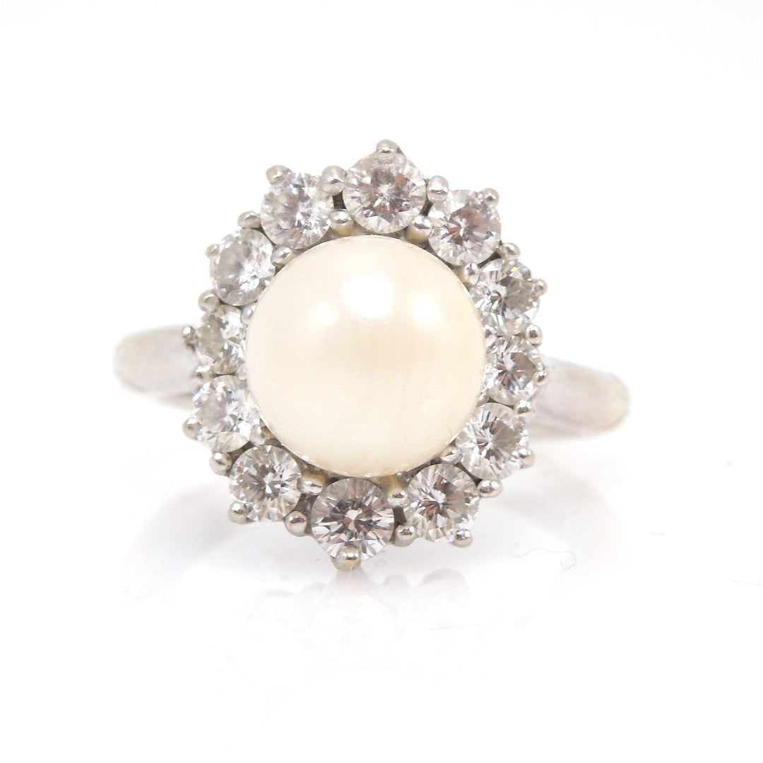 8mm White-Yellow Pearl Surrounded by Halo of 0.76ct Diamonds