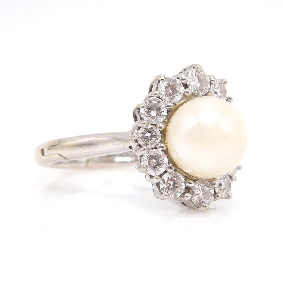 8mm White-Yellow Pearl Surrounded by Halo of 0.76ct Diamonds