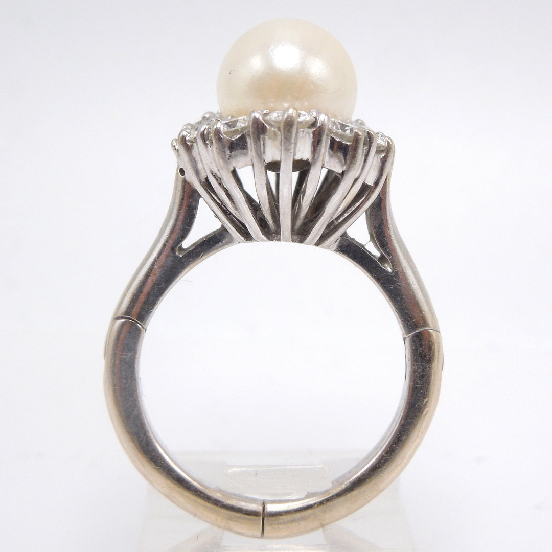 8mm White-Yellow Pearl Surrounded by Halo of 0.76ct Diamonds