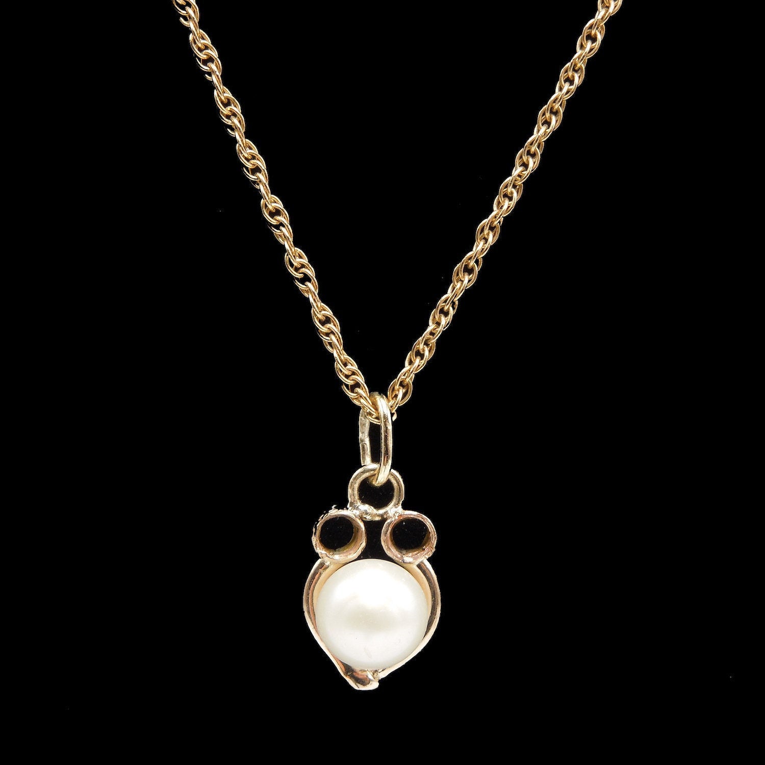 Antique Gold and Pearl Pendant on 18" Gold Rope Chain