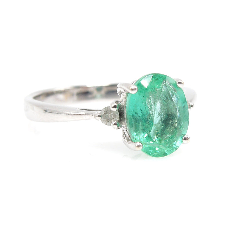 Large Light Oval Emerald (~1.8ct) in White Gold Mounting with Accent Diamonds
