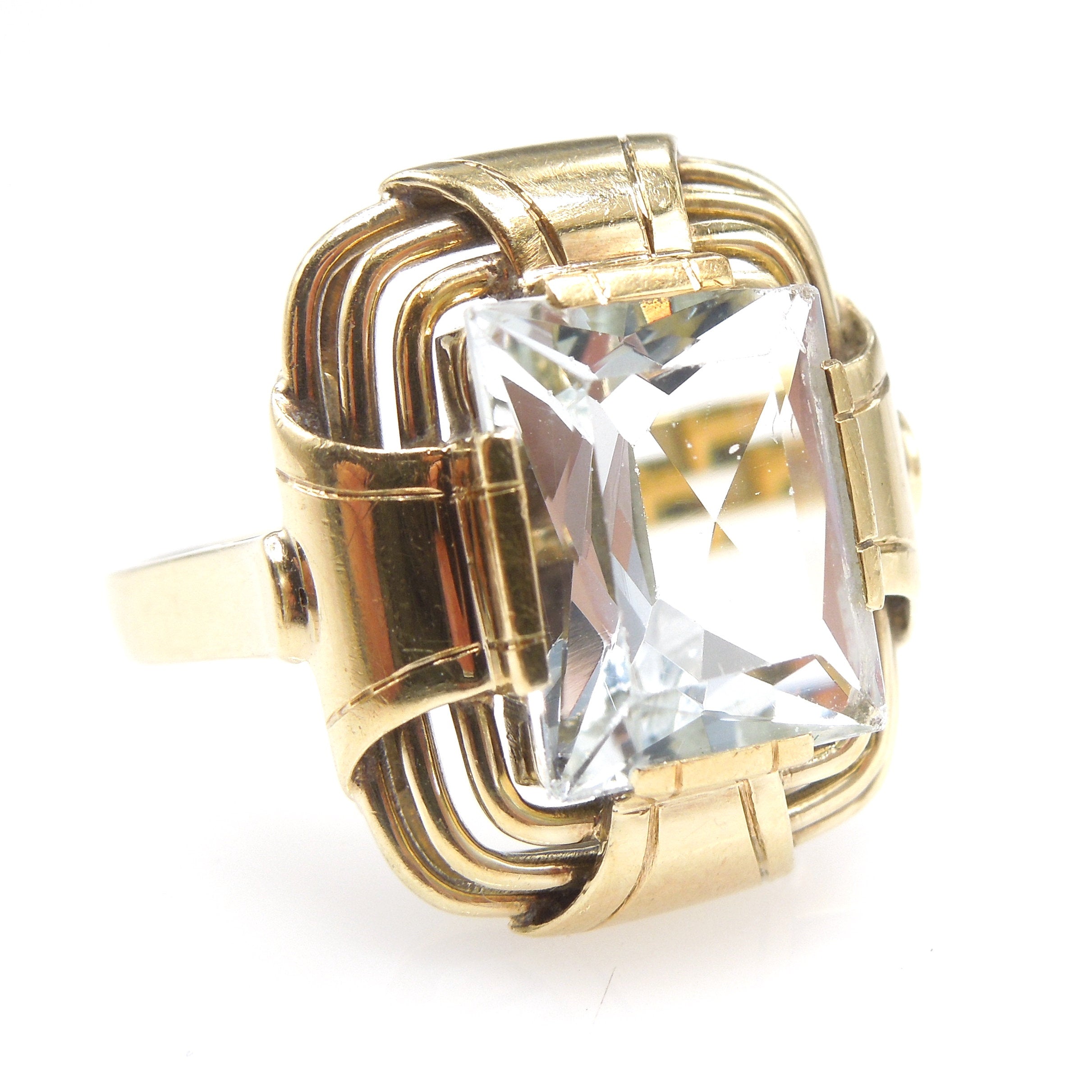 Art Deco 14K Yellow Gold and Rectangular Faceted Aquamarine Ring