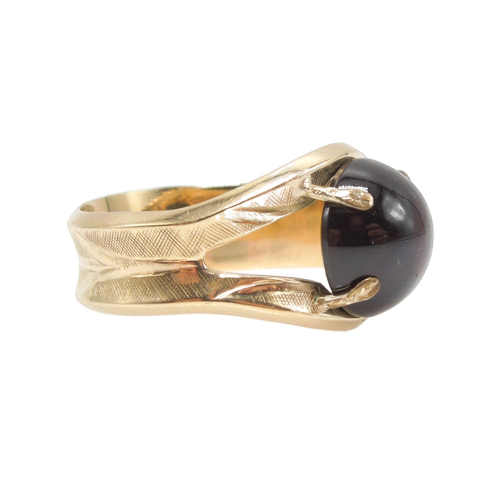 Large Gents Carbuncle Cabochon Garnet Split Shank Ring in 14K Yellow Gold