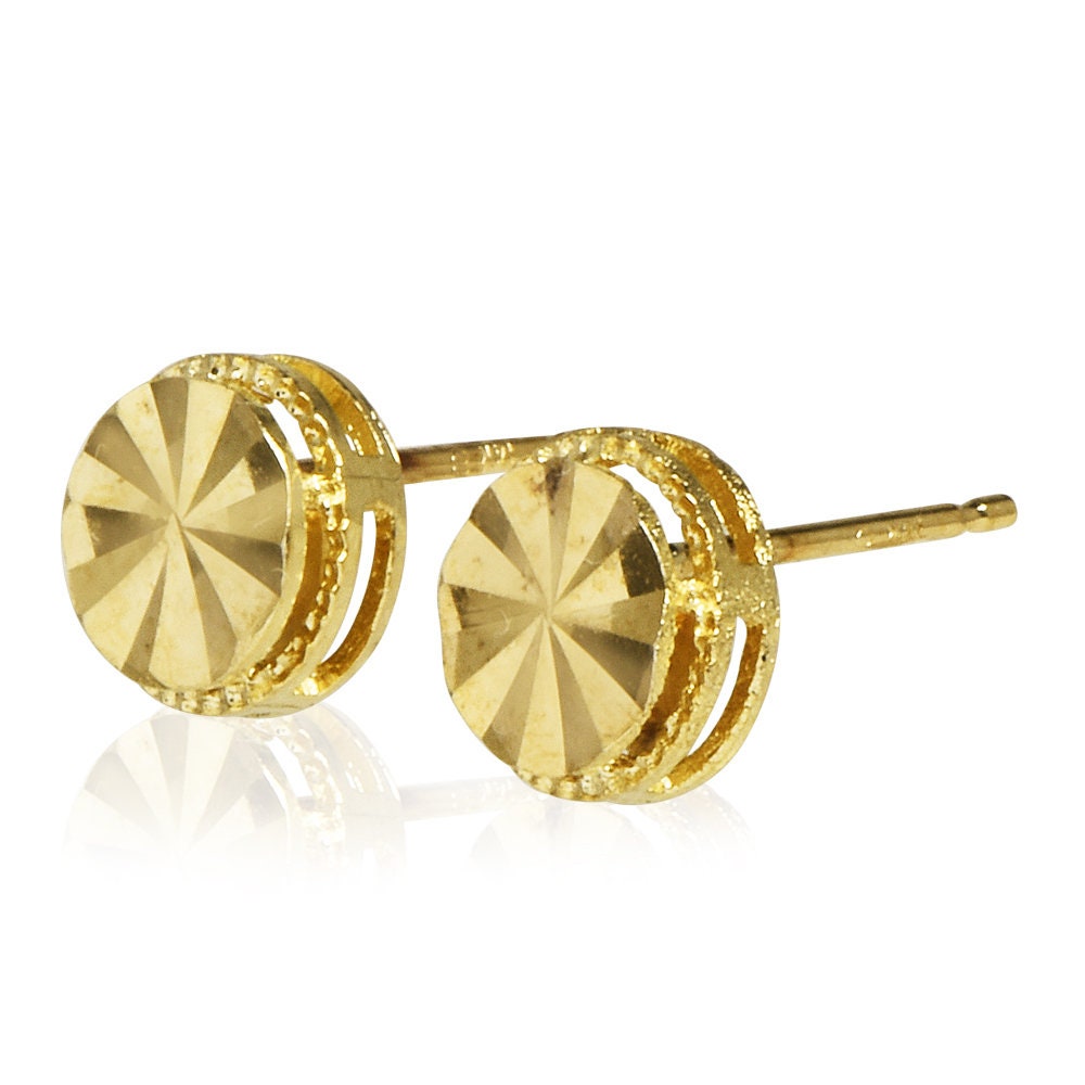 Small Textured 14K Yellow Gold Round Sun Disc Stud Earrings