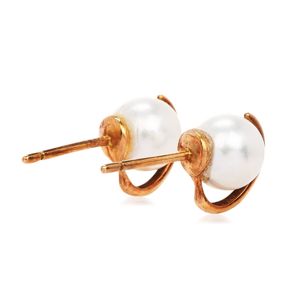 7mm Pearl Stud Earrings in 18K Yellow Gold