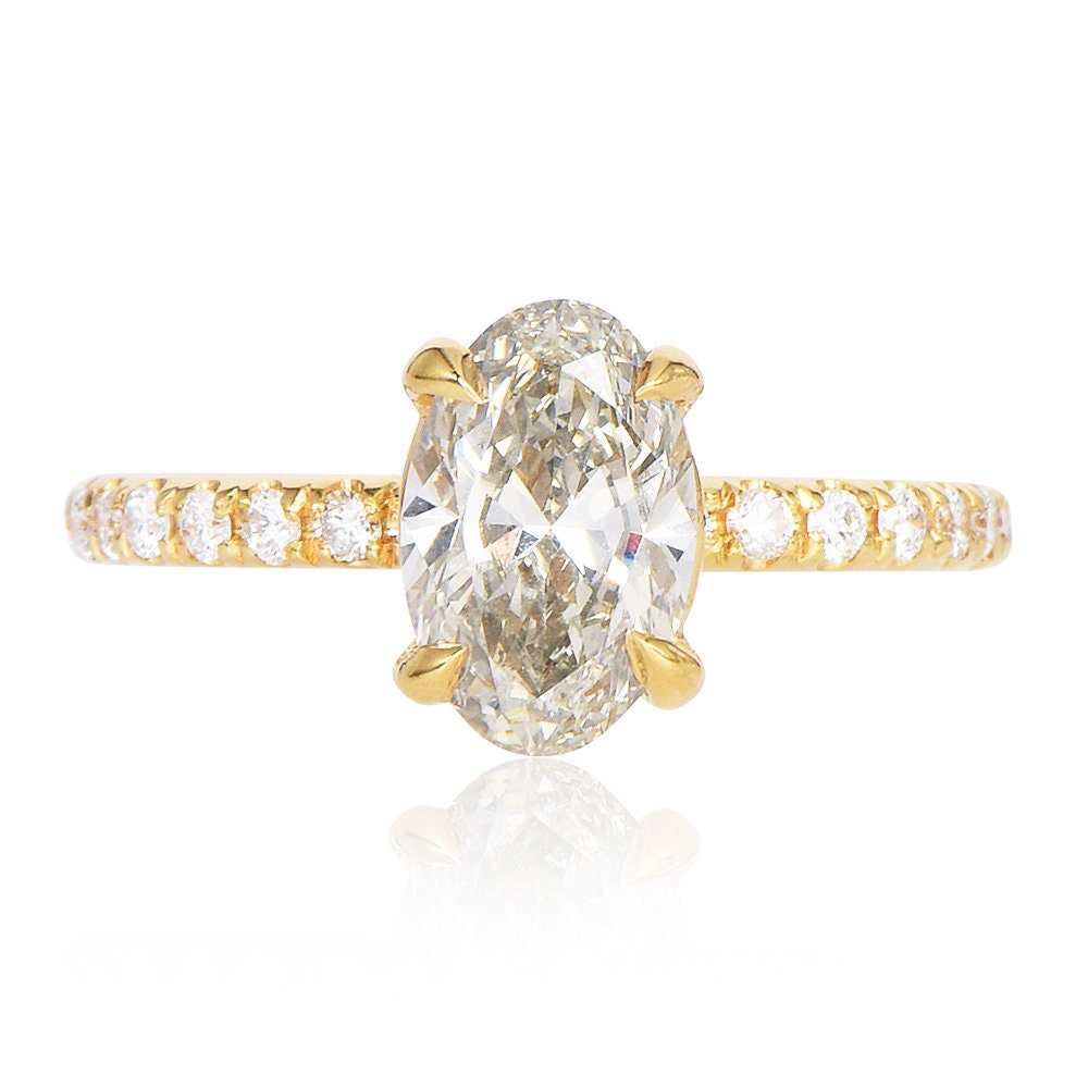 1.53ct Oval Diamond Solitaire in 18K Yellow Gold with Accent Diamonds