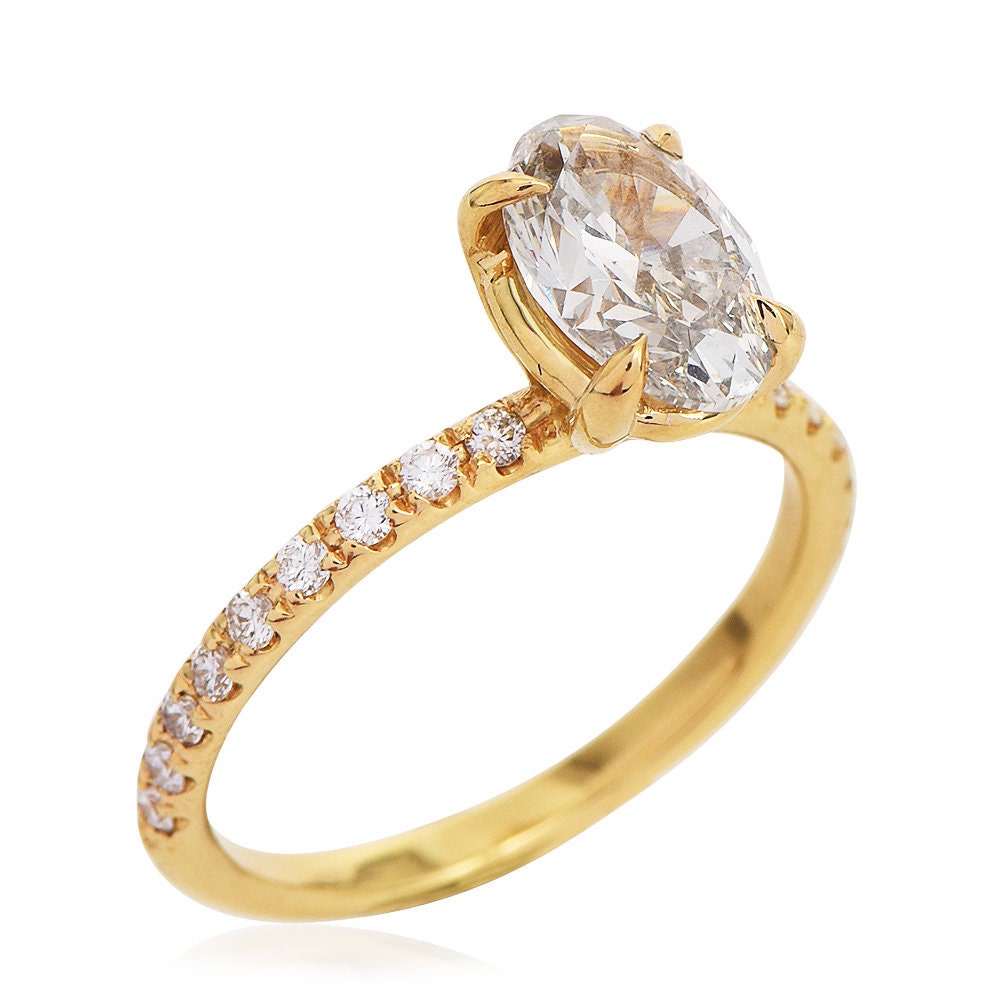 1.53ct Oval Diamond Solitaire in 18K Yellow Gold with Accent Diamonds