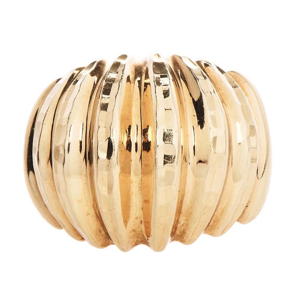 Large 10K Yellow Gold Ribbed Shell Style Dome Ring