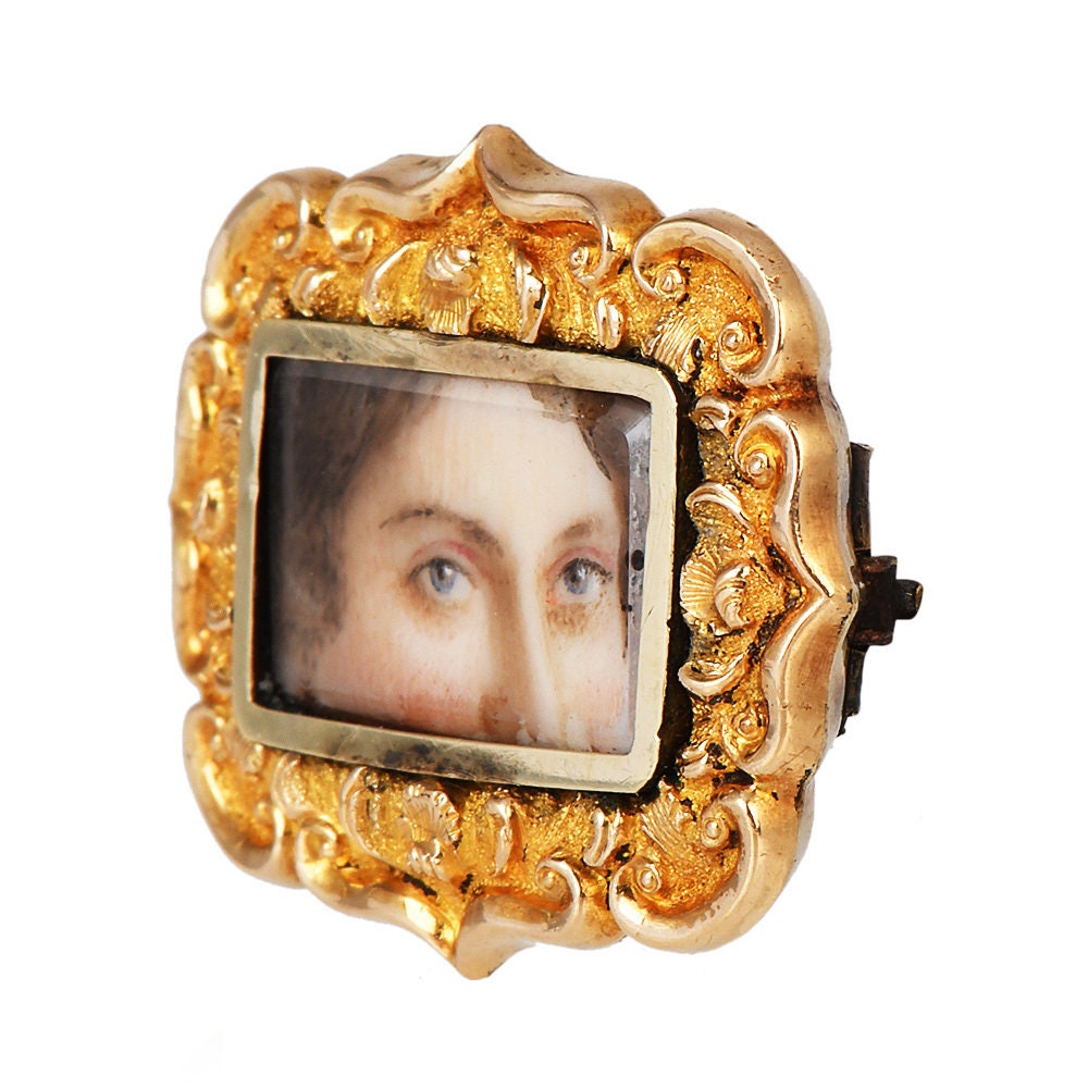 Antique Lover's Eye Painting in 14K Yellow Gold Frame under Beveled Glass