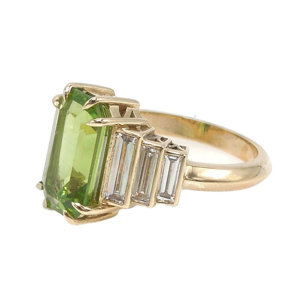 2.05 ct Elongated Emerald Cut Tsavorite Green Garnet in Art Deco Style 18K Yellow Gold Mounting with Graduated Baguettes