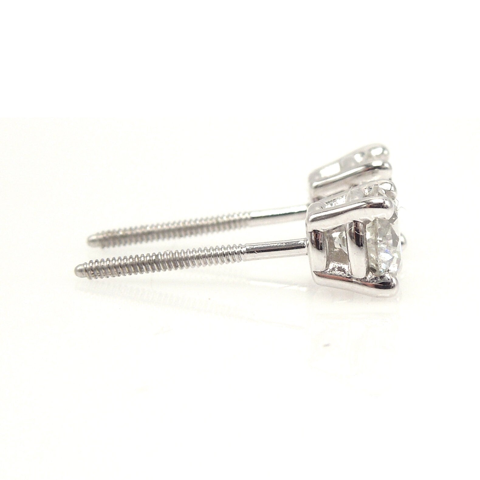 0.95ctw Pair of Diamond Stud Earrings in 14K White Gold