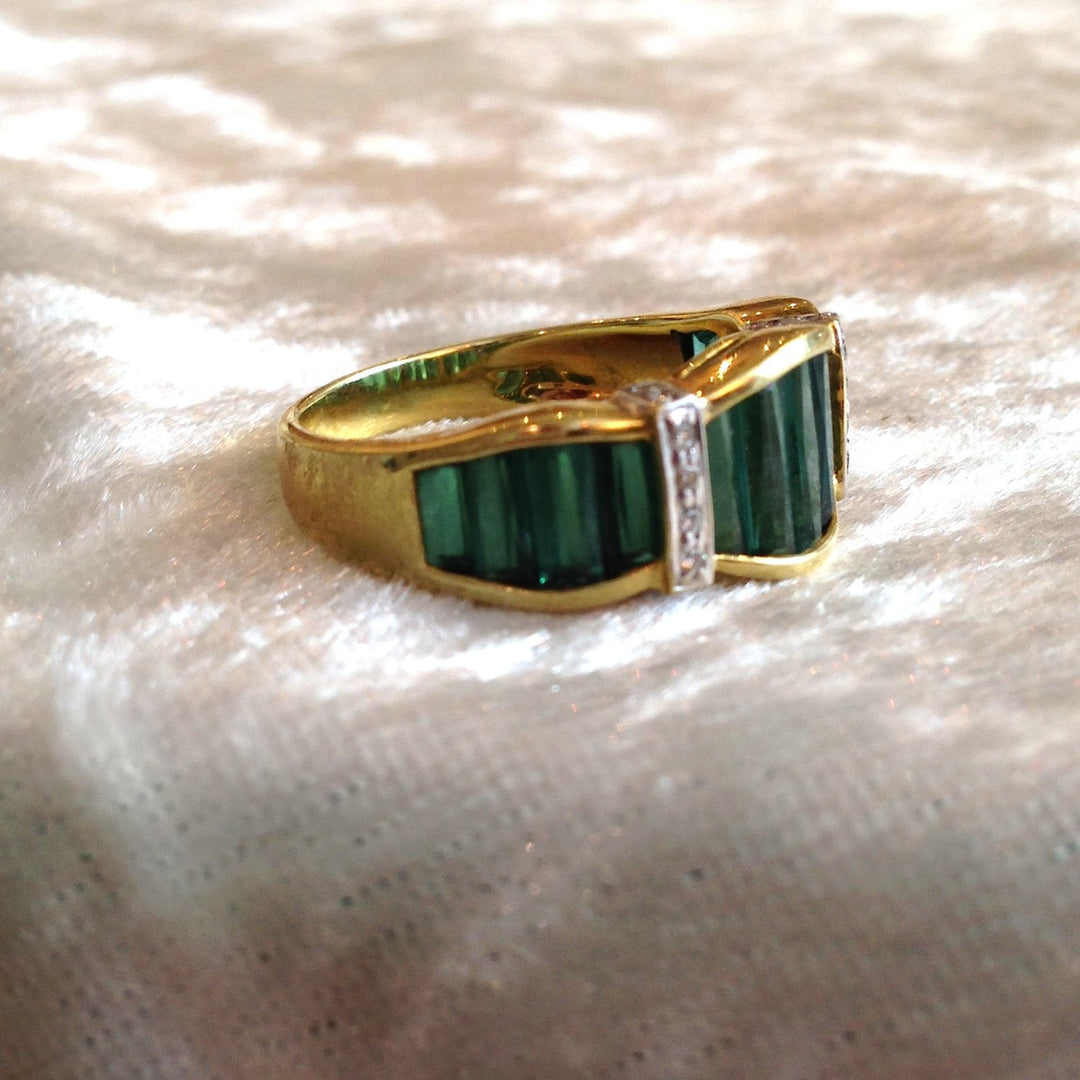 18K Yellow Gold Green Tourmaline and Diamond Ring