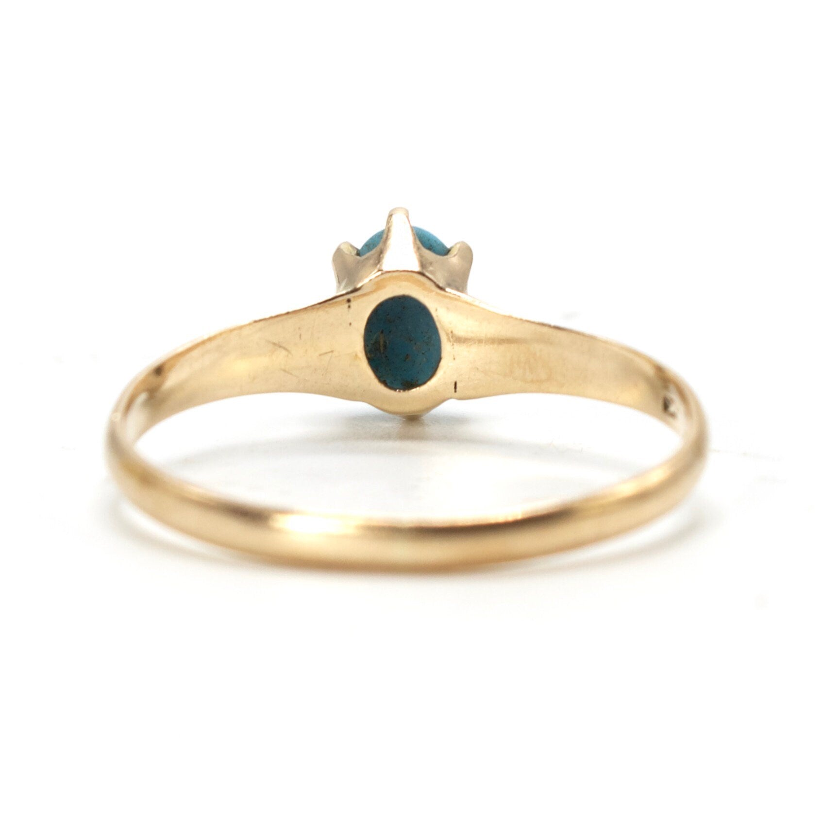 Victorian Oval Turquoise Solitaire Ring in Yellow Gold