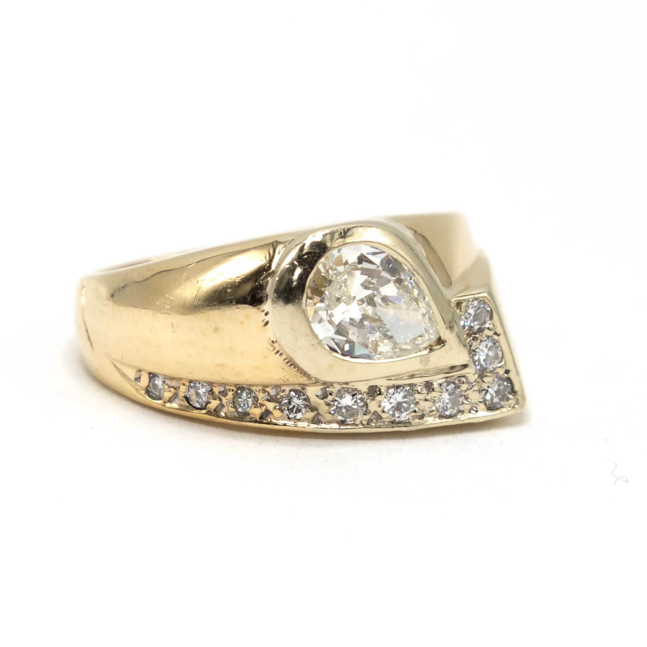 Asymmetrical Retro Ring from the 1940s with Pear Shaped Diamond