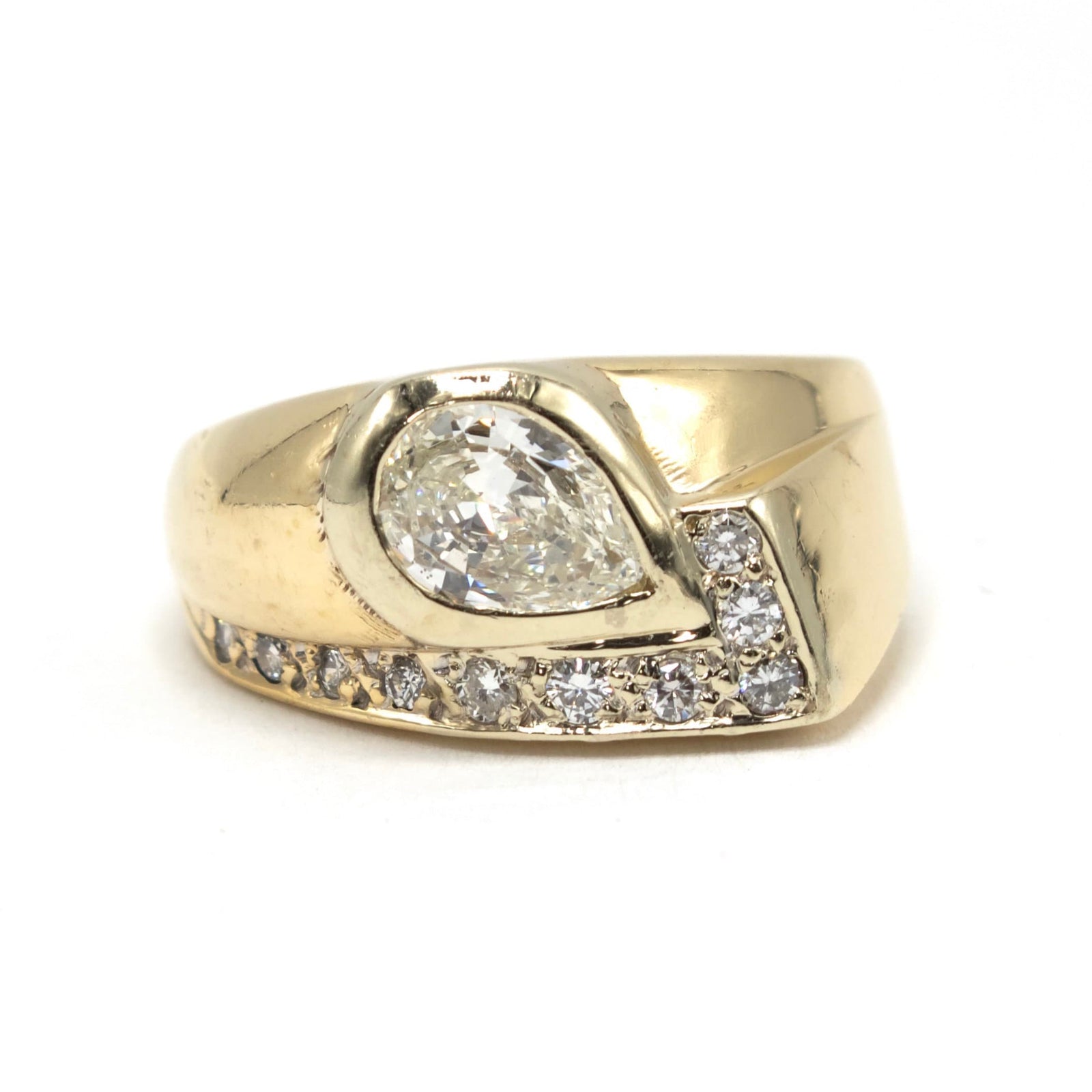 Asymmetrical Retro Ring from the 1940s with Pear Shaped Diamond