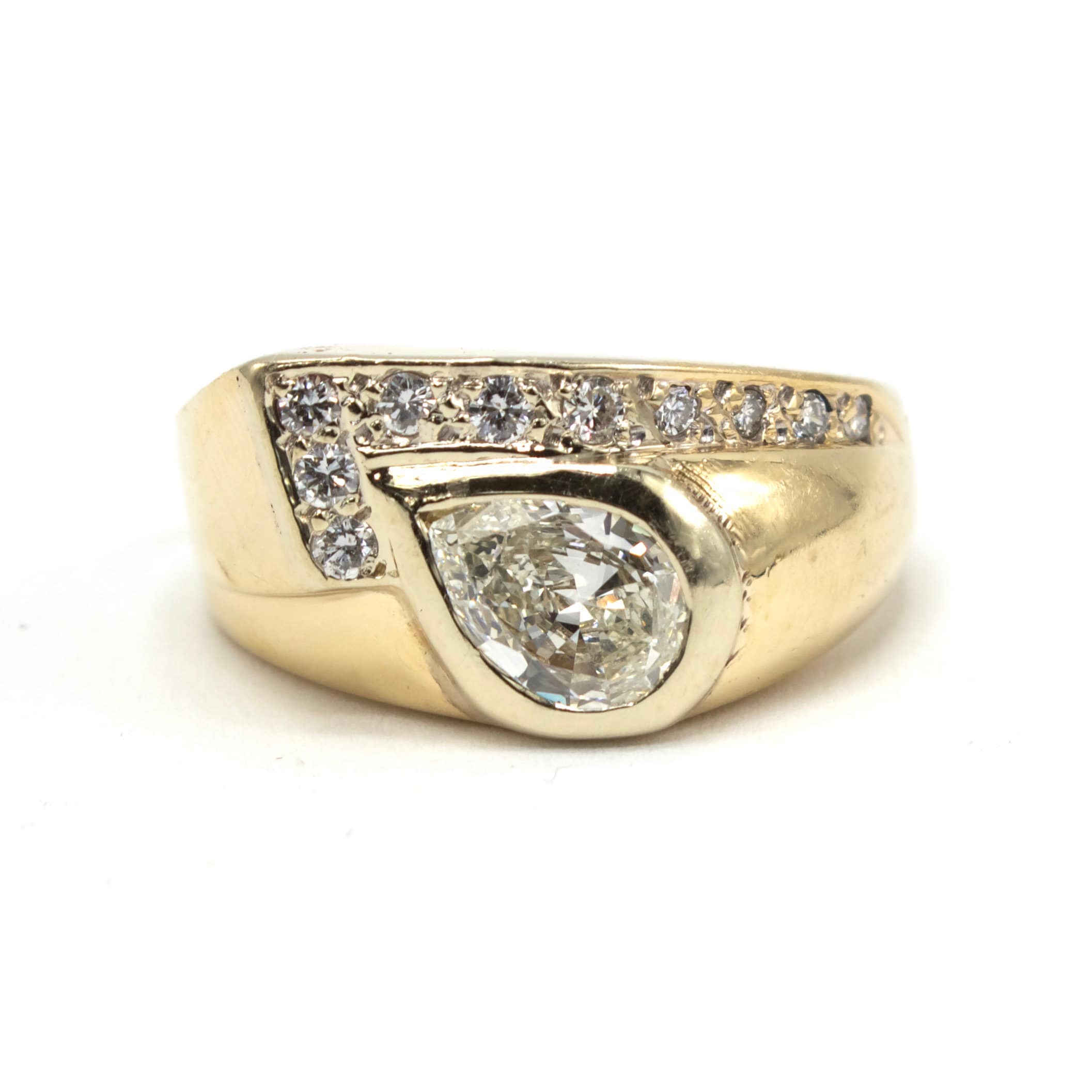 Asymmetrical Retro Ring from the 1940s with Pear Shaped Diamond