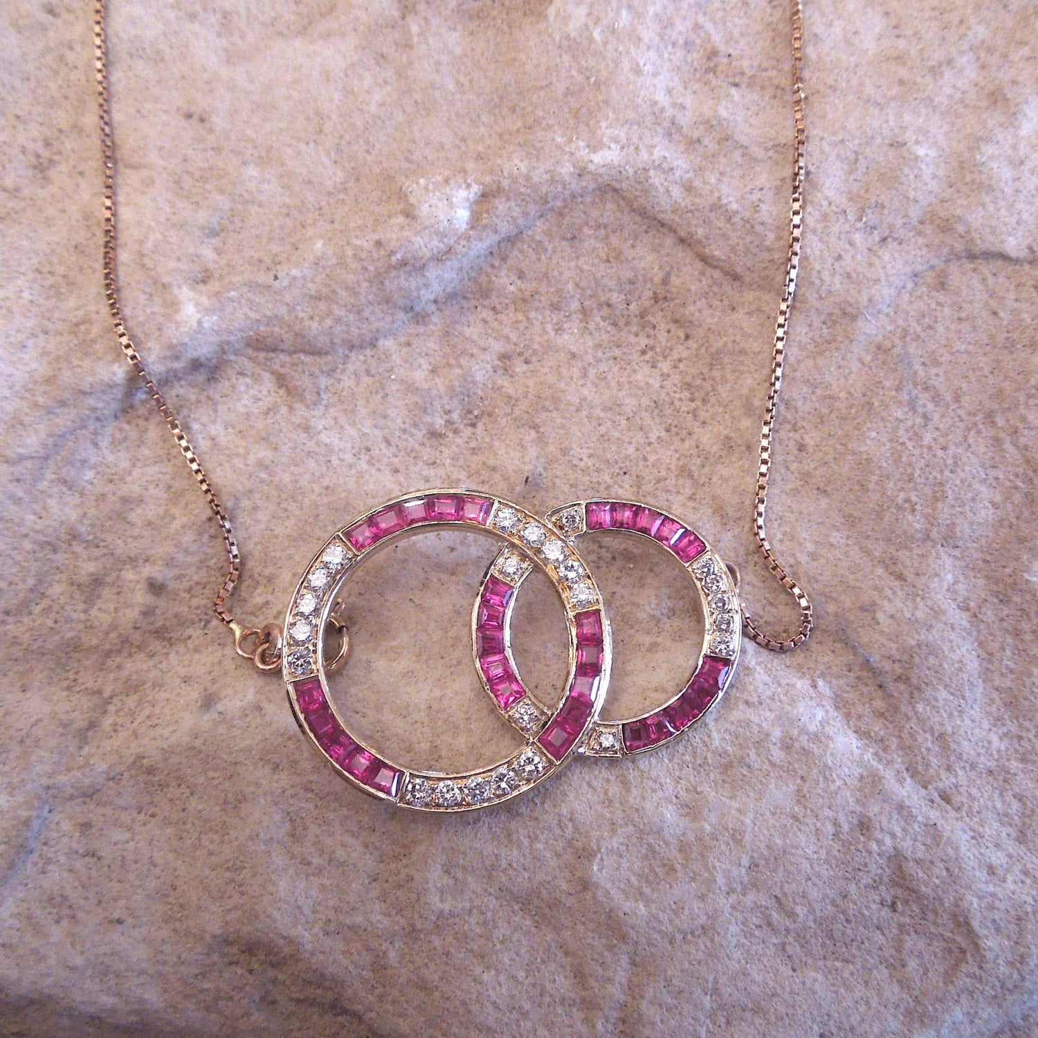 Vintage Interlocked Circles of Ruby and Diamond in 18K Yellow Gold Pendant