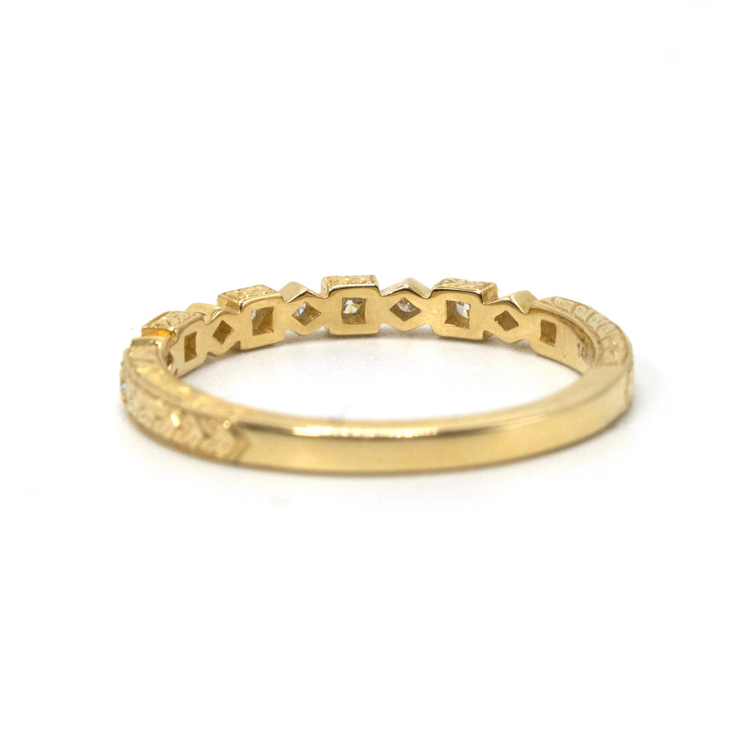 14K Yellow Gold Wedding Band with Alternating Square and Kite Settings